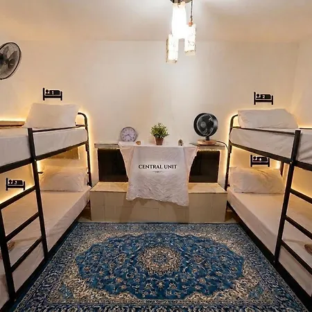 Hostel Nomad Tirana
