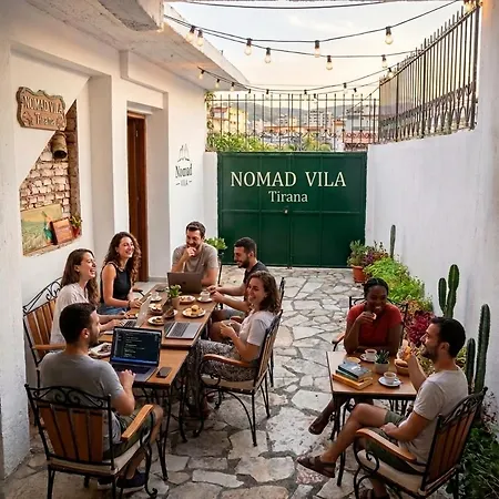 Nomad Hostel *
